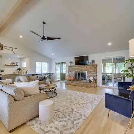Well-Appointed Tulsa Home With Fire Pit And Patio!