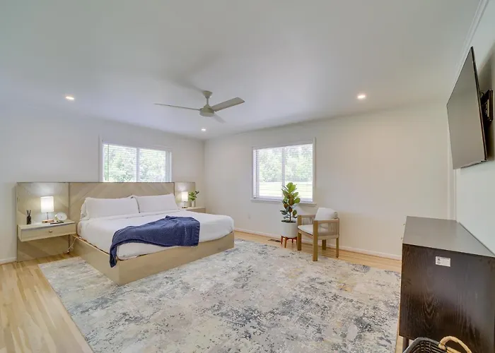 Holiday home Well-appointed W/ Fire Pit & Patio!